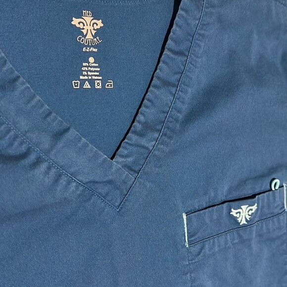 Med Couture Scrub Set Size L - Picture 7 of 9